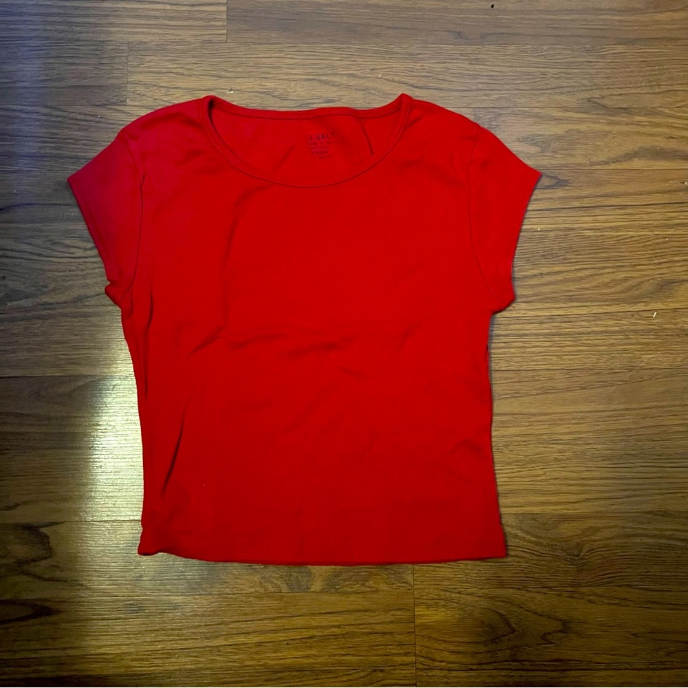 Red J Galt ~ tshirt ~ cropped short sleeve